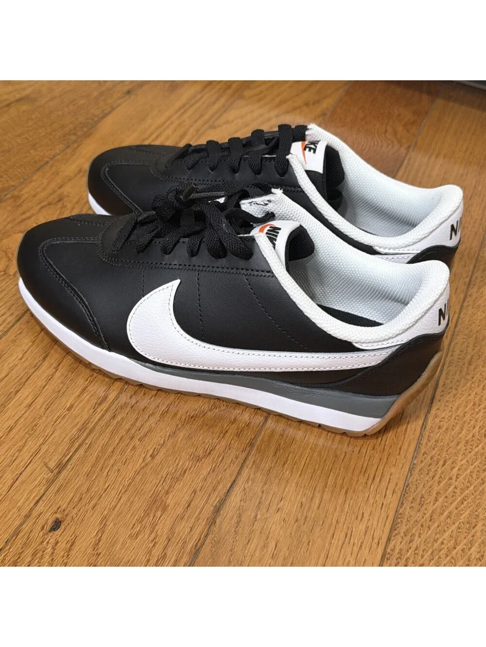 Size 7 US Womens Nike Pacific Leather Retro Black White Sneakers / 5.5 Men’s